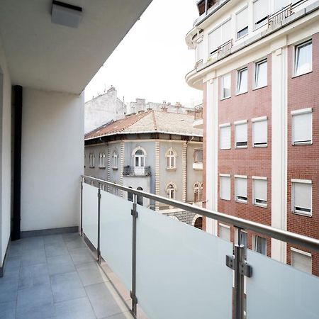 Vig Apartment - With Private Parking Budapest Exteriör bild