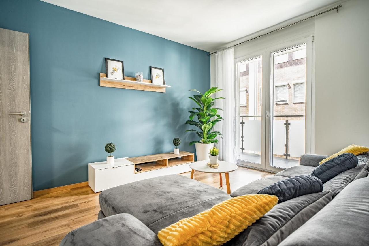 Vig Apartment - With Private Parking Budapest Exteriör bild
